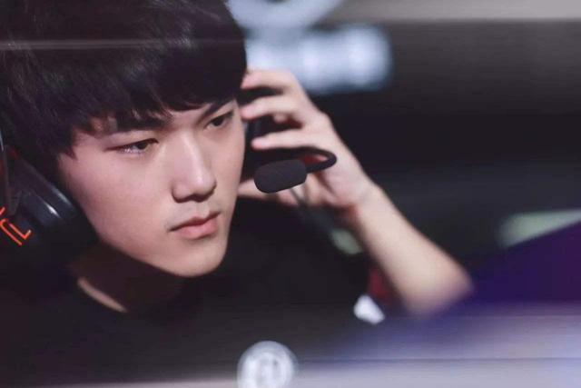 LPL春季赛今日赛程及首发名单：Cryin对战UCAL Xiaohu对战Jay